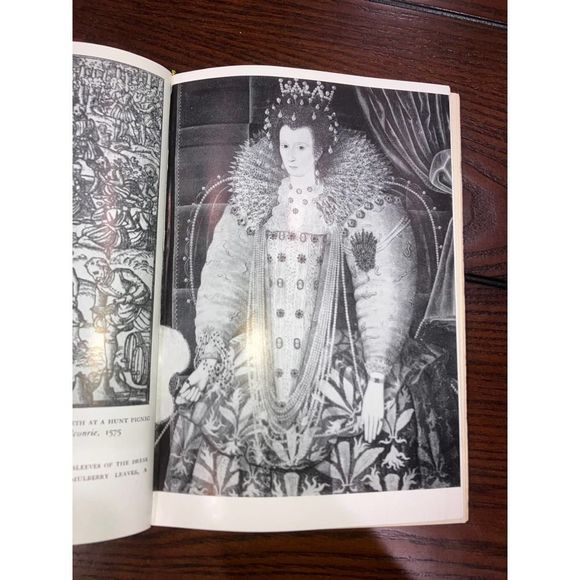 Vintage Elizabeth The Great Hardback Book! - Picture 11 of 12